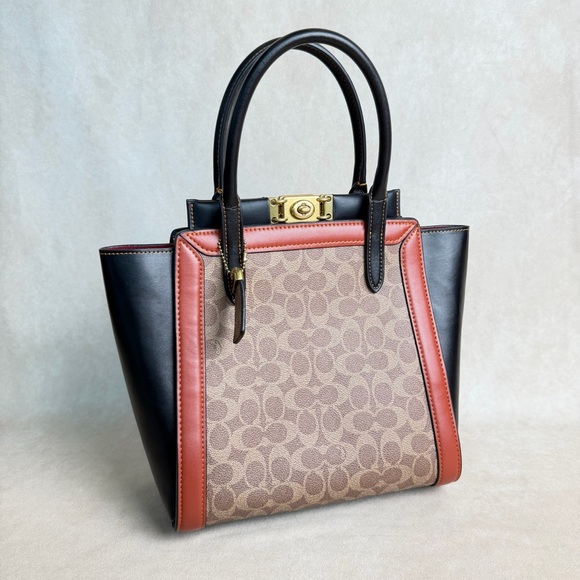 Coach Signature Canvas and Leather Tote - Magnetic Closure - Picture 3 of 16